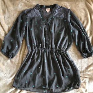 Gray with teal pattern blouse